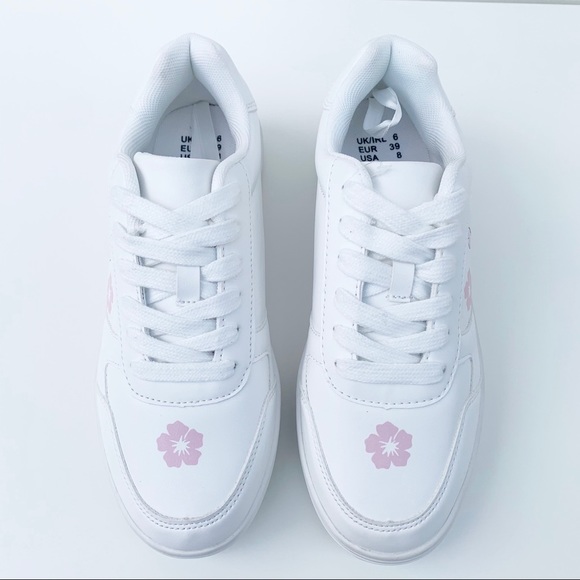 Disney Stitch White Women’s Sneaker - Picture 4 of 12